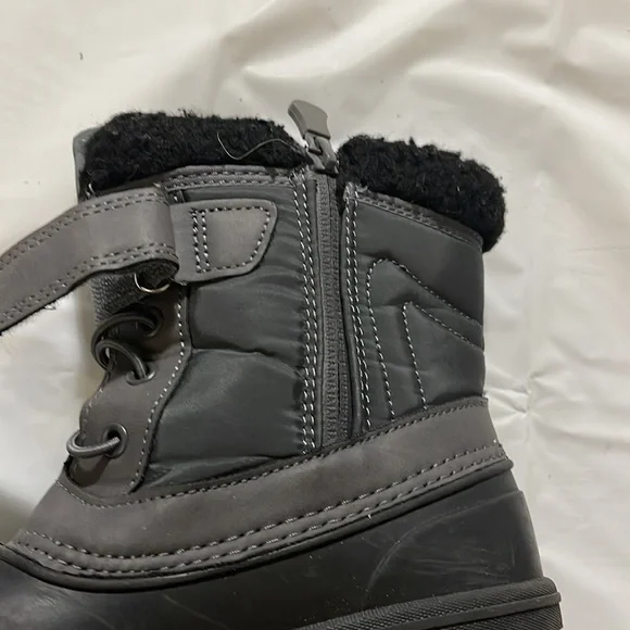 Cat & Jack Snow Boots Kids, Therolite, Lace up, Zipper, Velcour Strap, Faux Fur - Picture 3 of 7